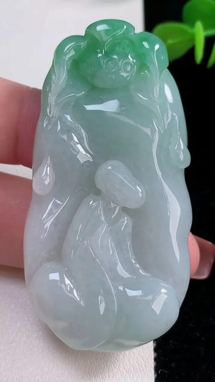 天然A货翡翠悟道吊坠，尺寸60-32-5.7，重:50.25g
12月17日