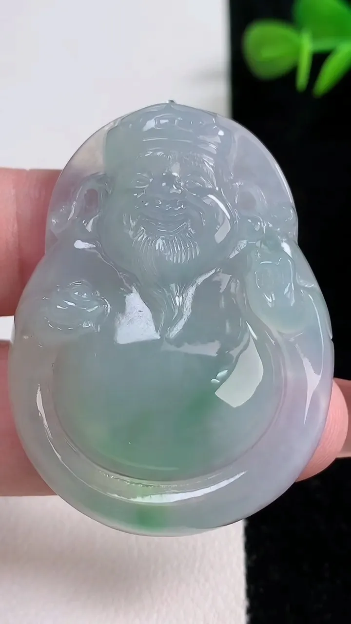 天然A货翡翠财神爷吊坠，尺寸47-35.3-6.7，重量:18.28g
12月17日