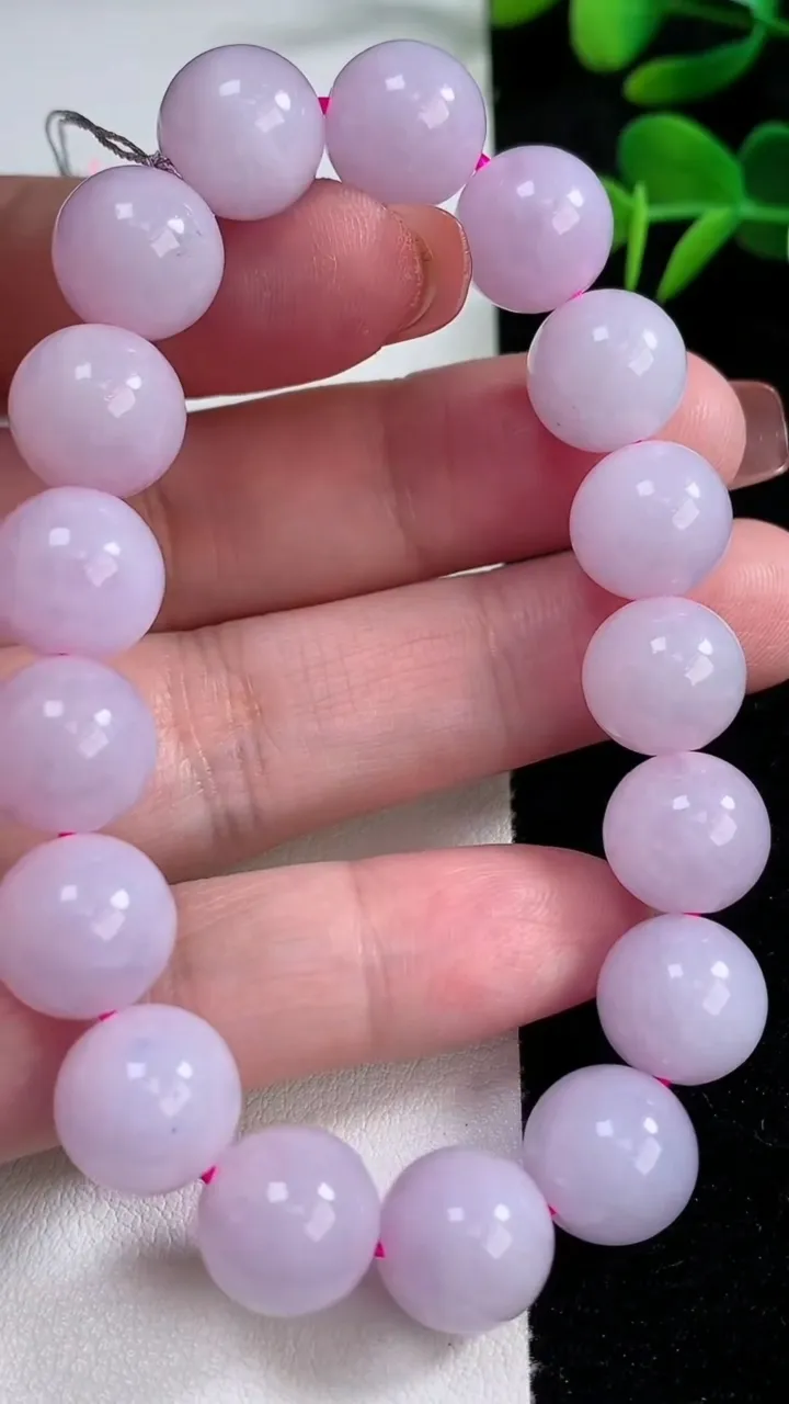 天然A货翡翠紫罗兰圆珠手串，尺寸11.8-17颗，重量:48.45g12月17日
工厂直销收藏佳品,种好水足，色泽均匀，有种有色，上手高大气！