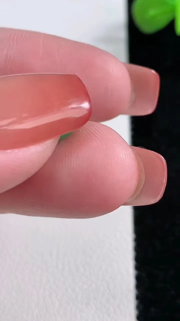 天然A货翡翠蛋面镶嵌件，尺寸10.7-10-5.2，重:0.94g
12月17日