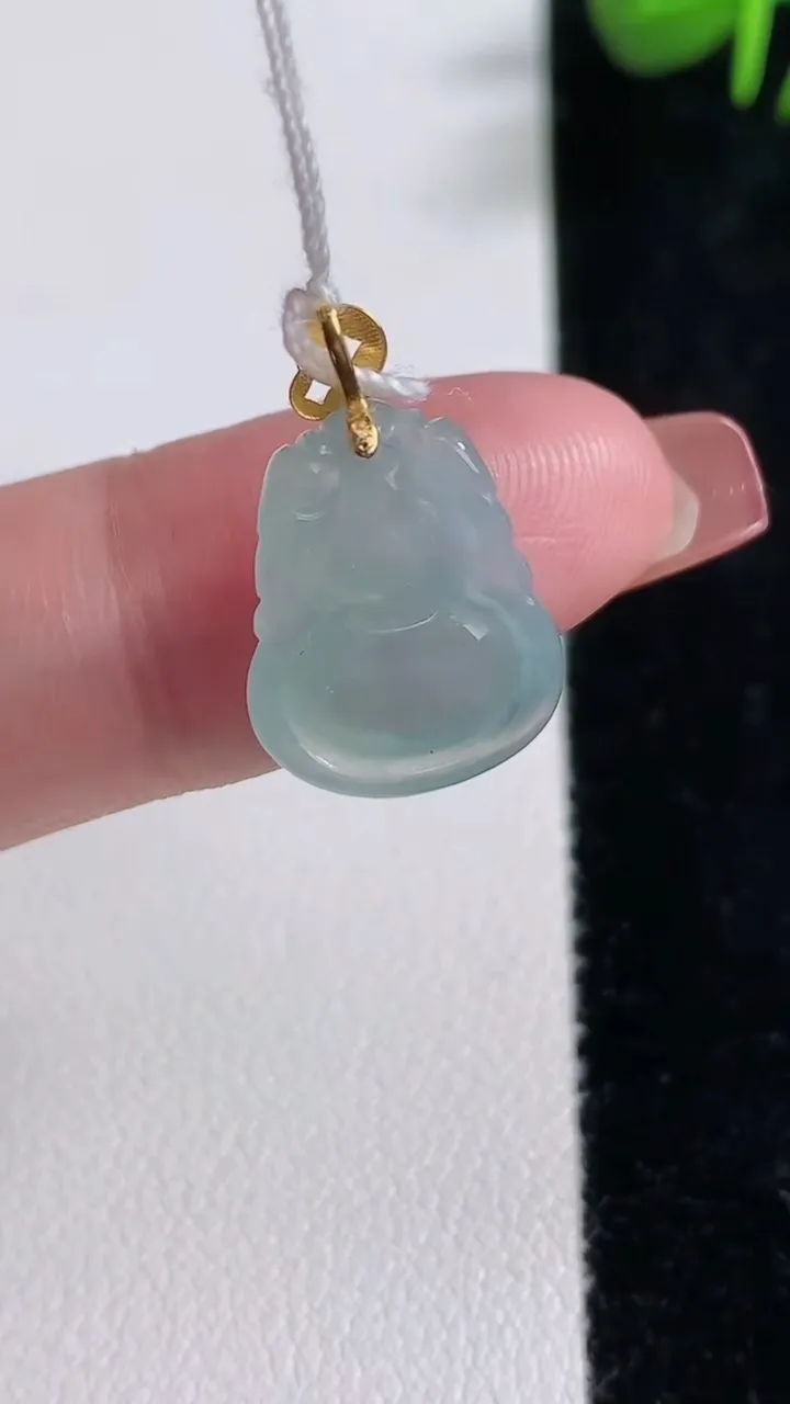 天然A货翡翠葫芦吊坠，尺寸15-12.3-6.2，重量:1.94g
12月17日