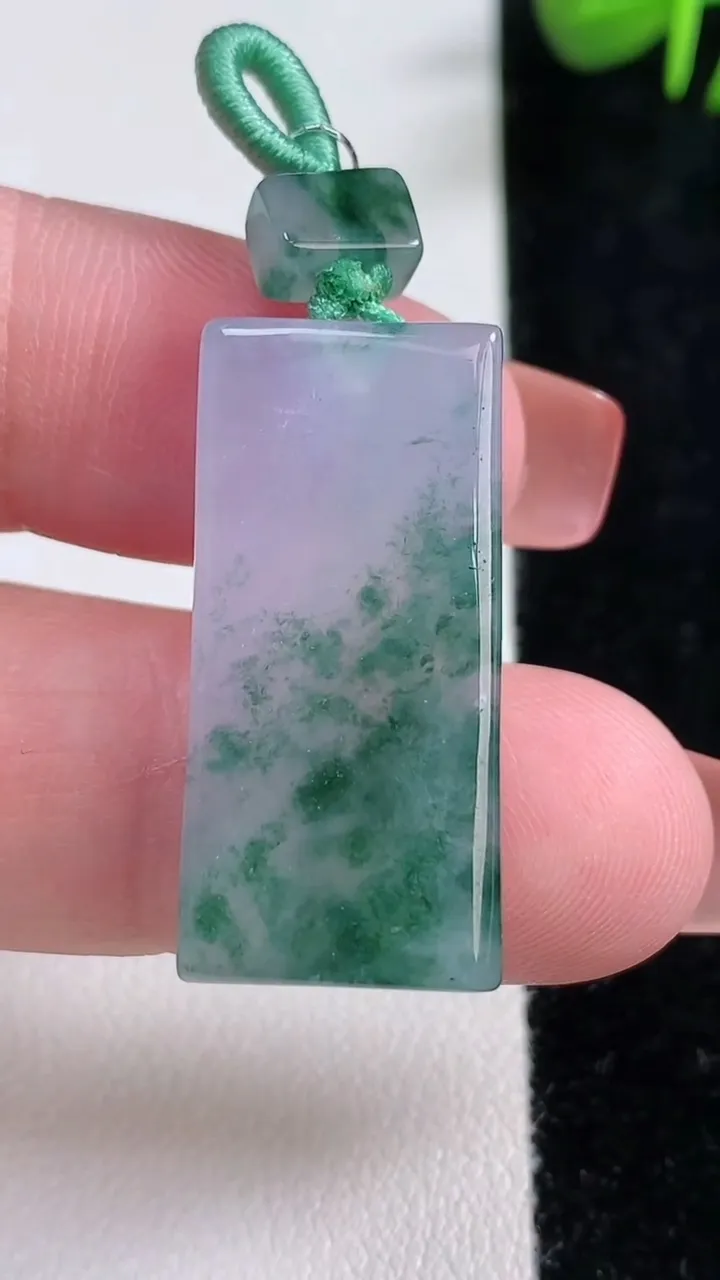 天然A货翡翠冰种紫罗兰飘花无事牌吊坠，尺寸30.2-14.5-5.4，重量:8.31g
12月17日