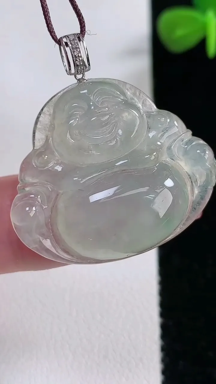 天然A货翡翠佛公吊坠，尺寸26-30.4-6，重:6.87g
12月17日