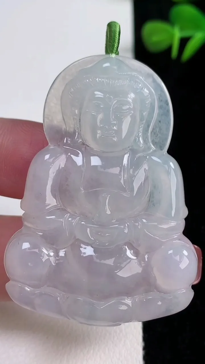 天然A货翡翠观音菩萨吊坠，尺寸52.3-37.4-5.4，重量:16.36g
12月17日