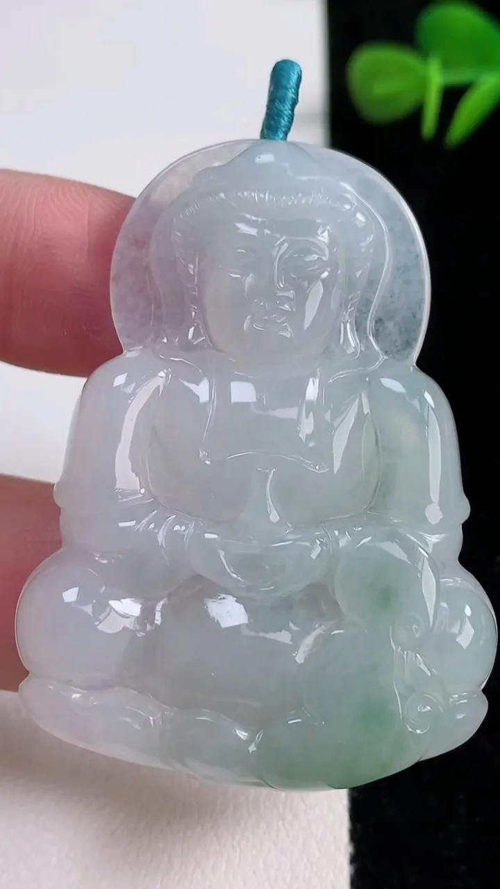 天然A货翡翠观音菩萨吊坠，尺寸51.8-38.4-5.6，重量:19.11g
12月17日