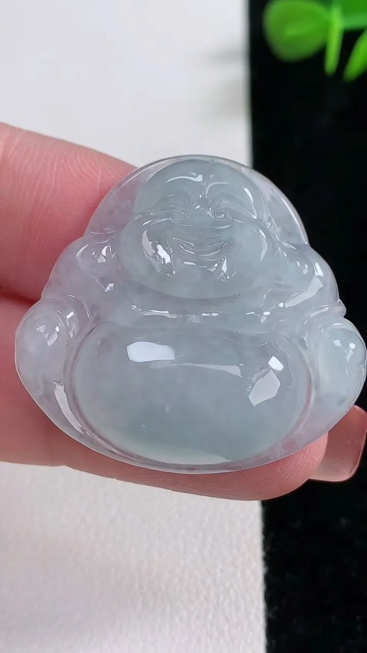 天然A货翡翠佛公吊坠，尺寸30.8-33.8-6，重量:9.54g
12月17日