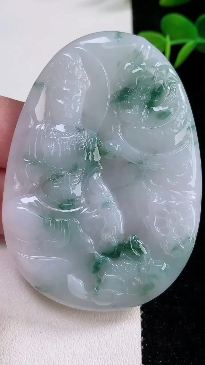 天然A货翡翠飘花文殊菩萨吊坠，尺寸69-48.8-6.5，重:41.52g
12月17日