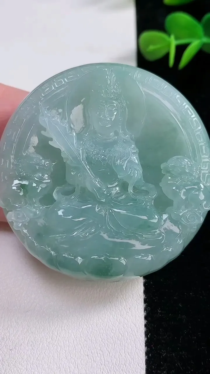 天然A货翡翠飘花文殊菩萨吊坠，尺寸53.8-16，重:79.98g
12月17日
