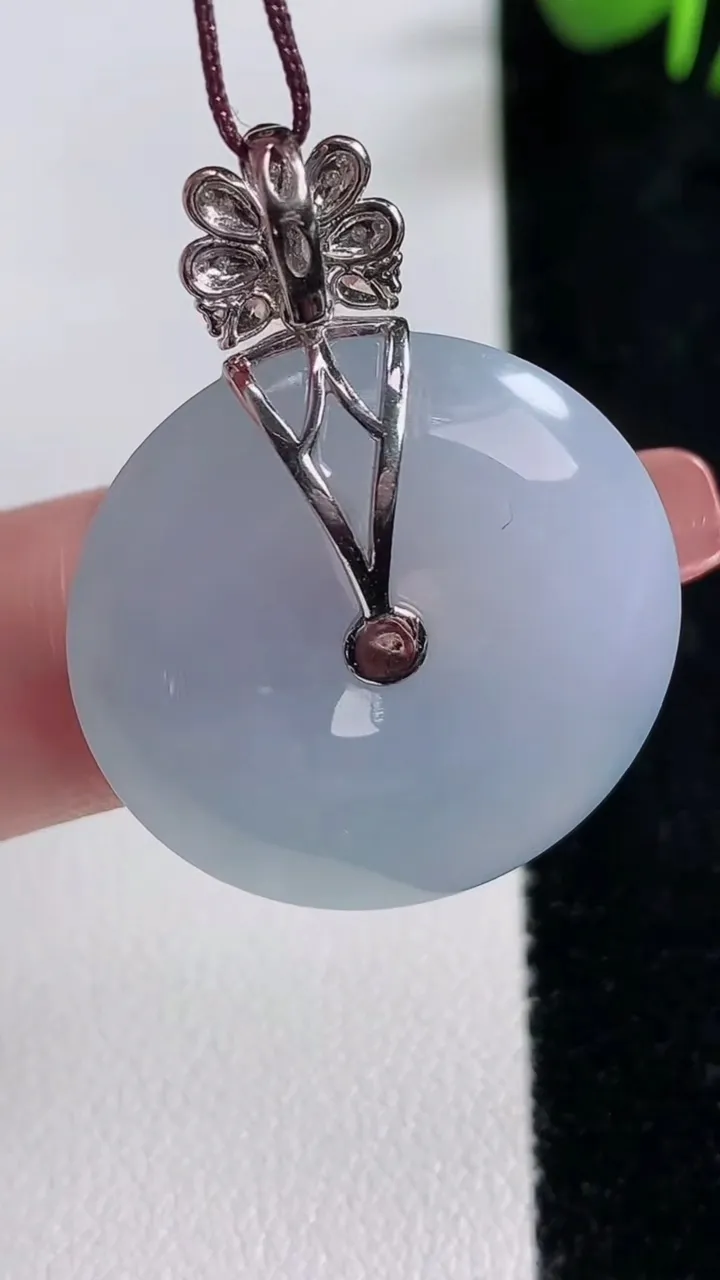 天然A货翡翠18K金紫罗兰平安扣吊坠，尺寸26.2-5.4，重量:8.64g
12月17日