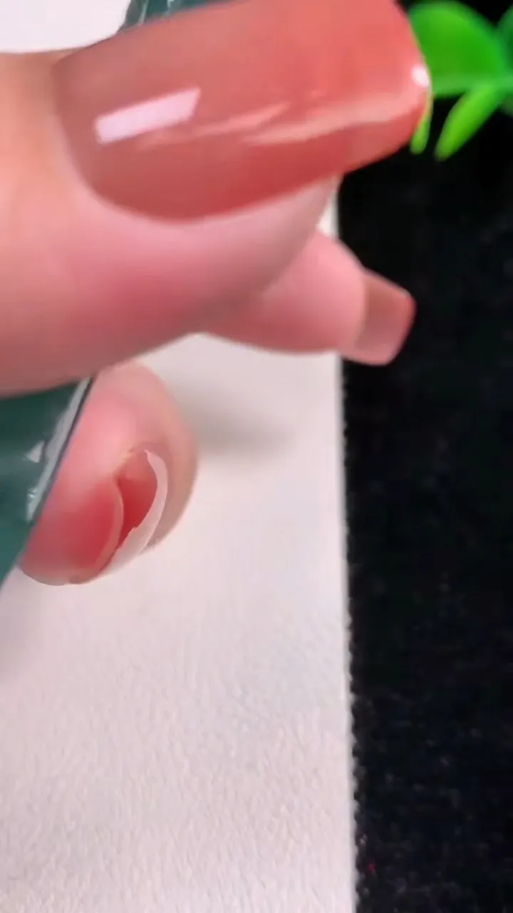 天然A货翡翠吊坠，尺寸73-42-7.2，重:47.93g
12月17日