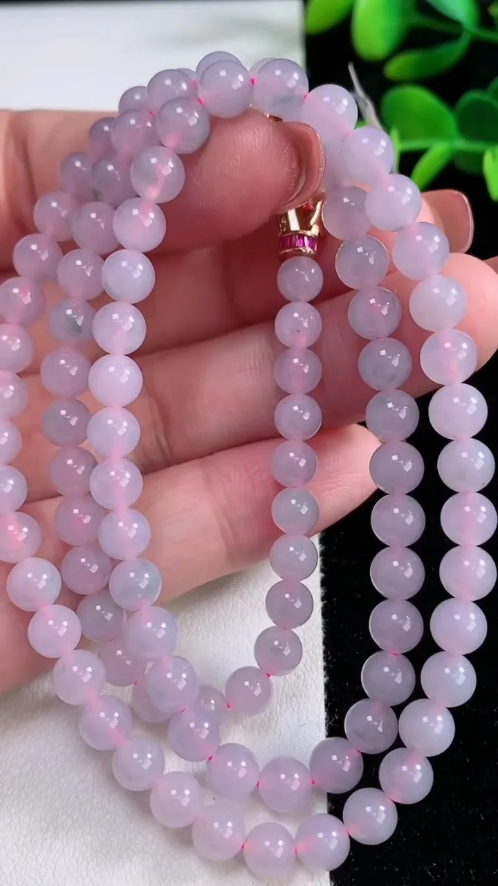 天然A货翡翠紫罗兰圆珠项链，尺寸5.7-95颗，重量:33.38g12月17日
工厂直销收藏佳品,种好水足，色泽均匀，有种有色，上手高大气！