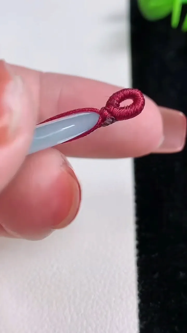 天然A货翡翠平安扣吊坠，尺寸27.5-3.5，重量:6.00g
12月17日