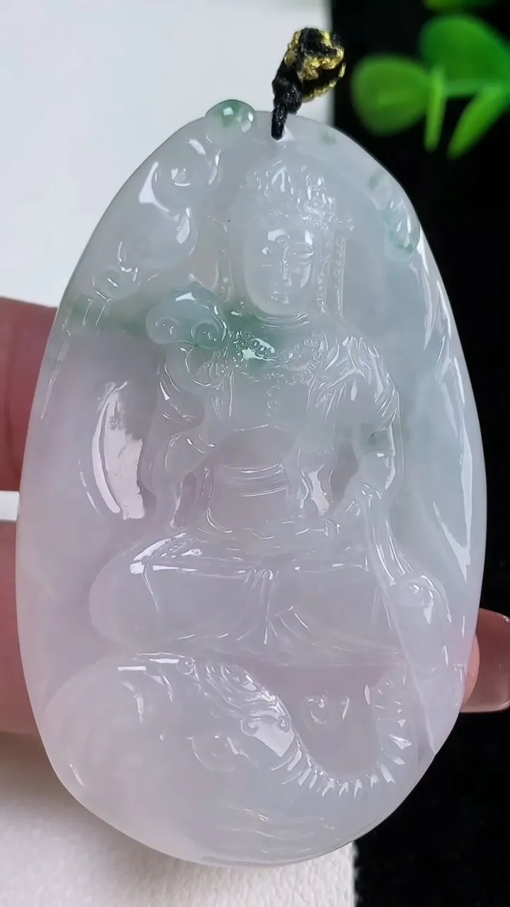 天然A货翡翠普贤菩萨吊坠，尺寸60.6-37.3-5.3，重量:25.82g
12月17日