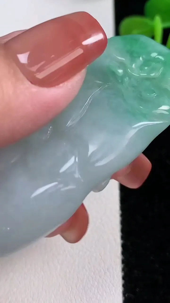 天然A货翡翠悟道吊坠，尺寸60-32-5.7，重:50.25g
12月17日