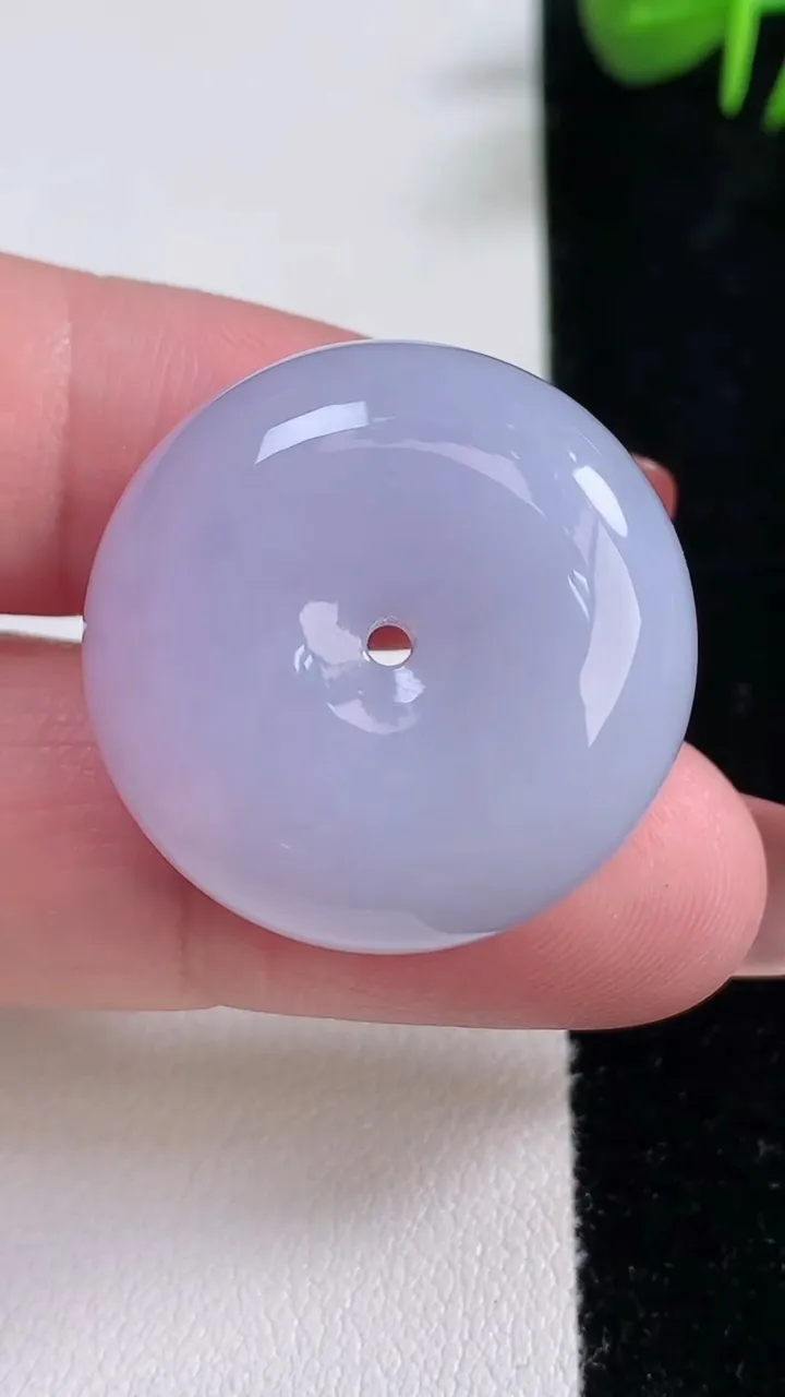 天然A货翡翠紫罗兰平安扣吊坠，尺寸27.2-12.3，重量:20.08g
12月17日