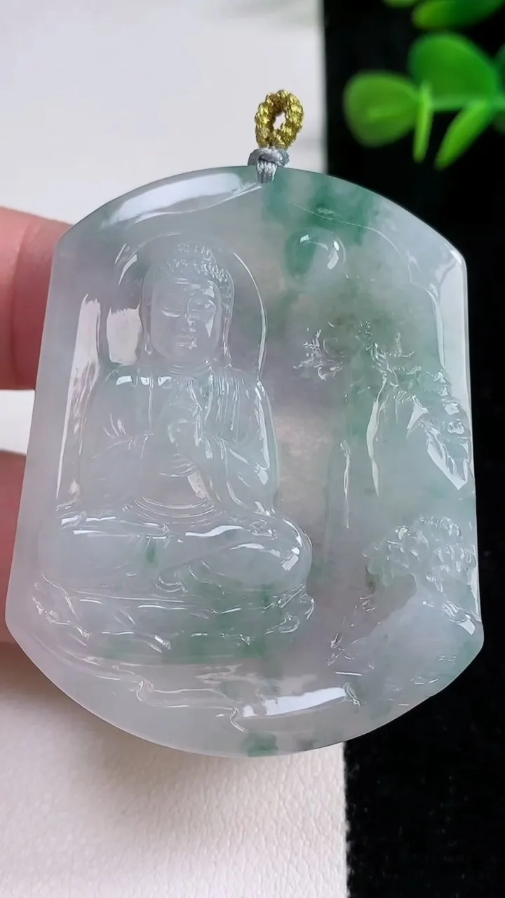 天然A货翡翠阿弥陀佛吊坠，尺寸51.7-41.6-5.4，重量:26.52g
12月17日