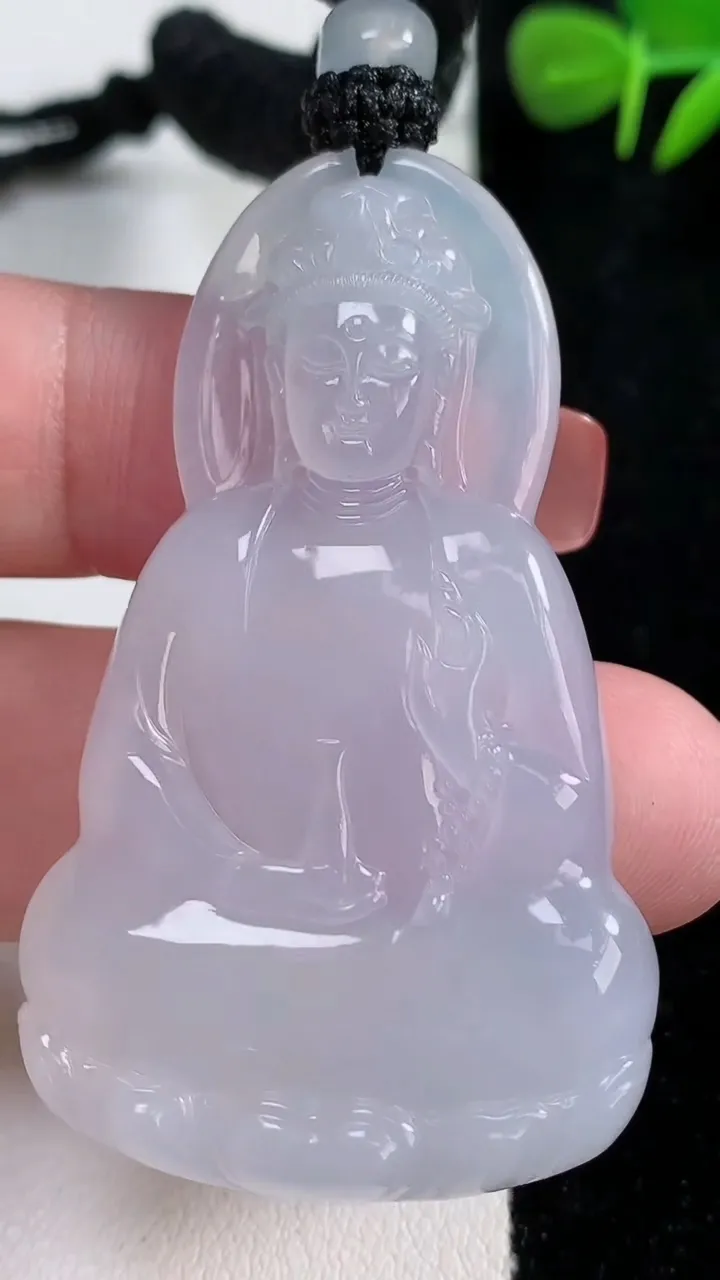 天然A货翡翠观音菩萨吊坠，尺寸56-33.5-5.2，重量:22.72g
12月17日