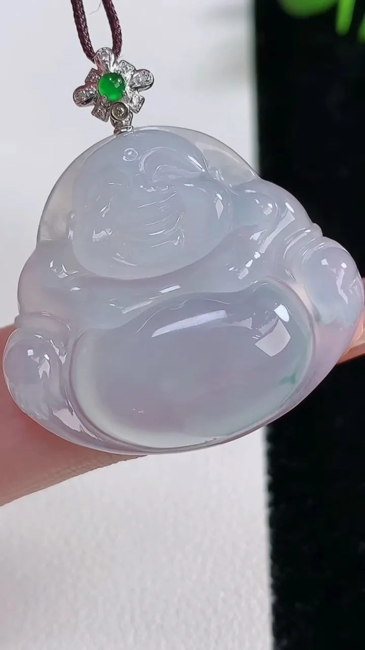 天然A货翡翠种飘花佛公吊坠，尺寸26.6-30-5.6，重量:7.35g
12月17日