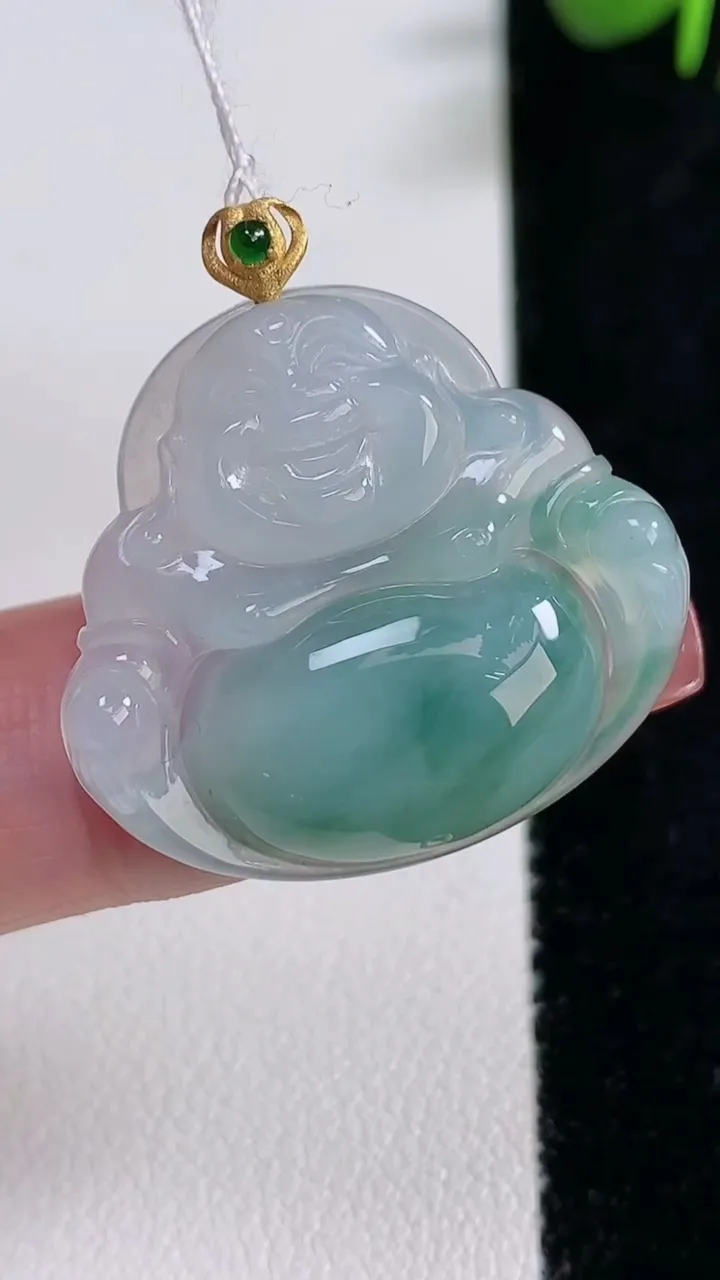 天然A货翡翠种飘花佛公吊坠，尺寸25.8-28.2-5.2，重量:5.90g
12月17日