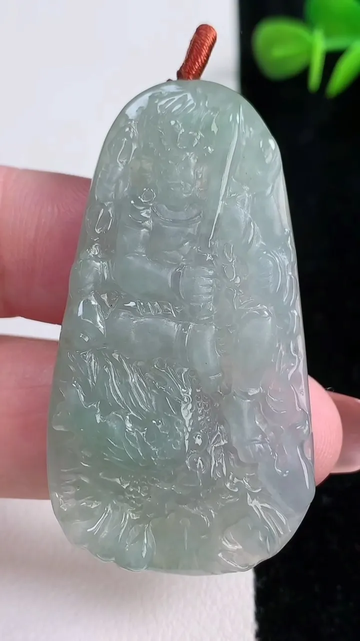 天然A货翡翠御龙不动明王吊坠，尺寸51-27.4-5.4，重量:16.75g
12月17日