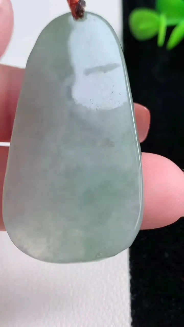 天然A货翡翠御龙不动明王吊坠，尺寸51-27.4-5.4，重量:16.75g
12月17日