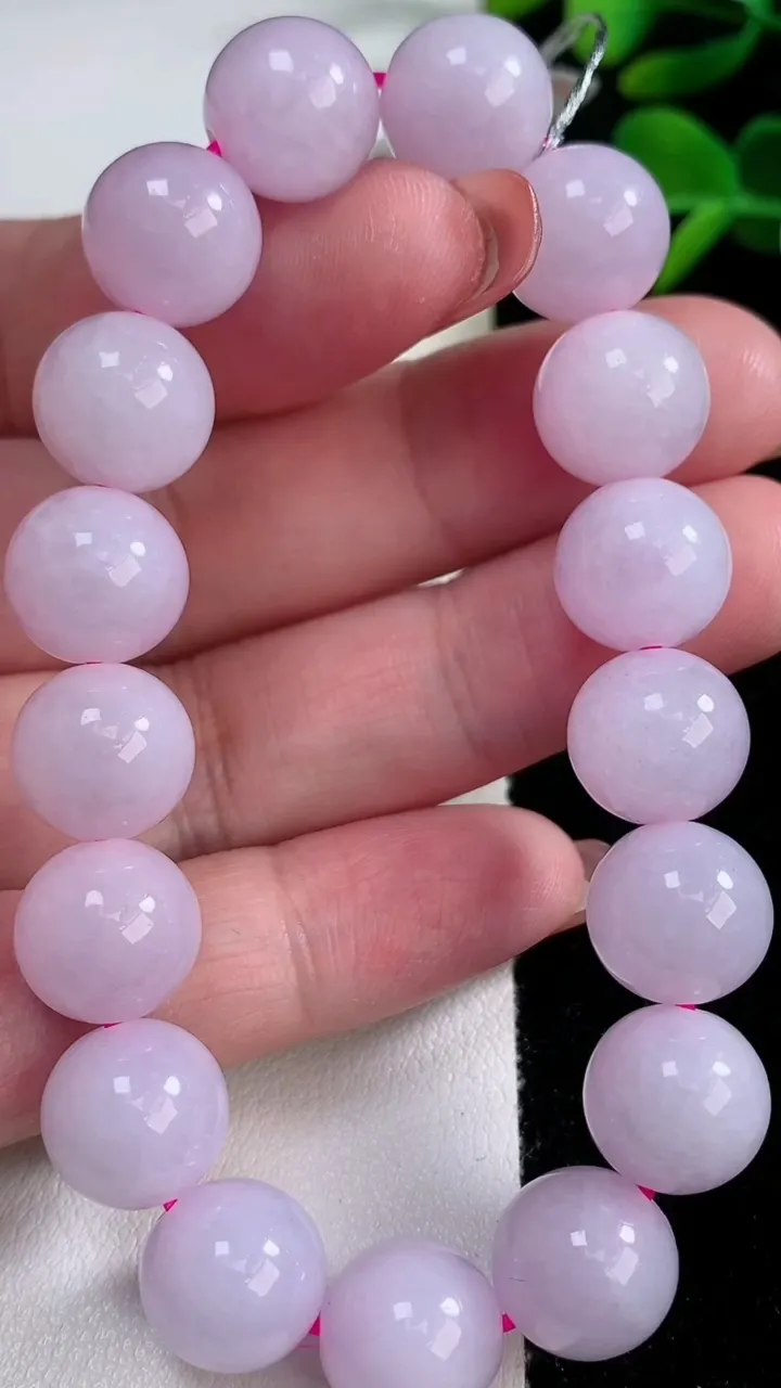 天然A货翡翠紫罗兰圆珠手串，尺寸11.8-17颗，重量:48.45g12月17日
工厂直销收藏佳品,