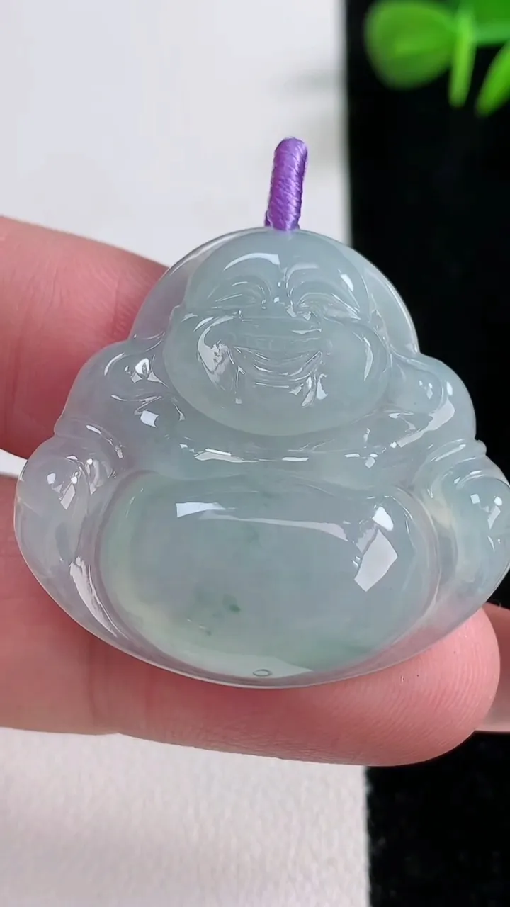 天然A货翡翠冰种飘花佛公吊坠，尺寸31-33.7-6，重量:9.37g
12月17日