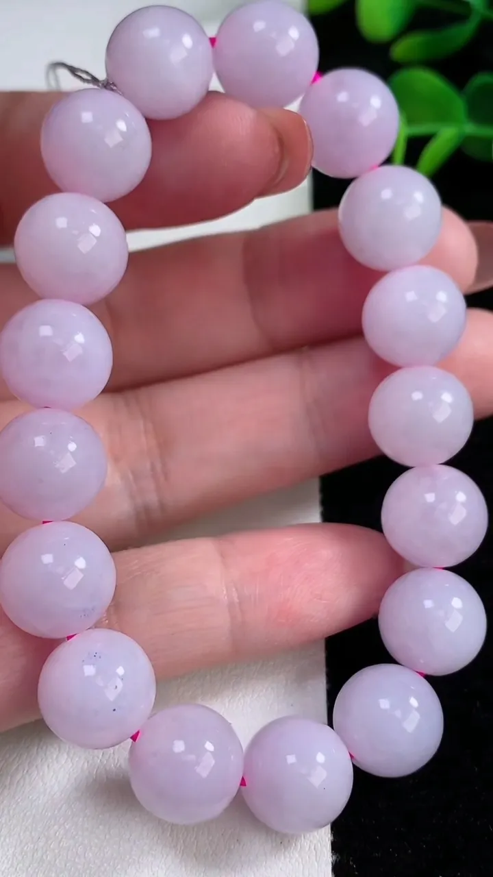 天然A货翡翠紫罗兰圆珠手串，尺寸11.8-17颗，重量:48.45g12月17日
工厂直销收藏佳品,种好水足，色泽均匀，有种有色，上手高大气！