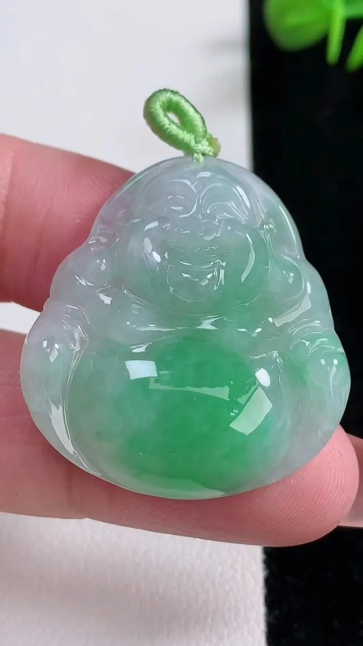 天然A货翡翠佛公吊坠，尺寸33-30.2-7，重量:12.18g
12月17日