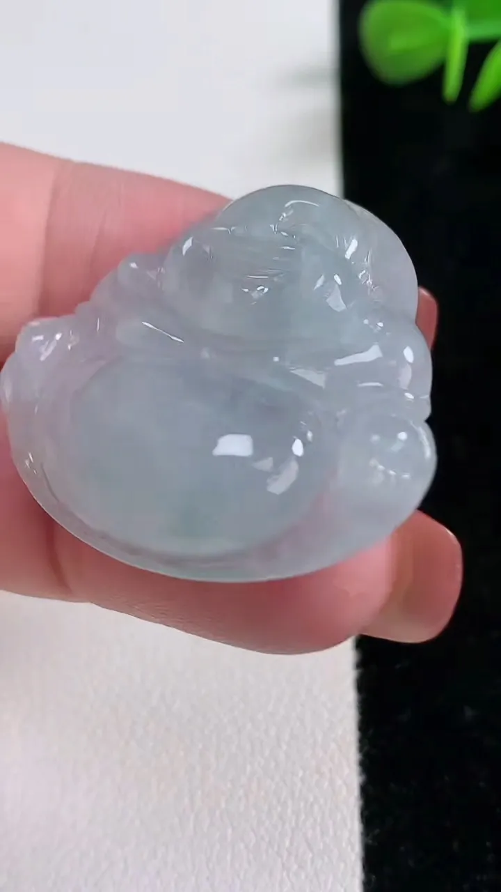 天然A货翡翠佛公吊坠，尺寸30.8-33.8-6，重量:9.54g
12月17日