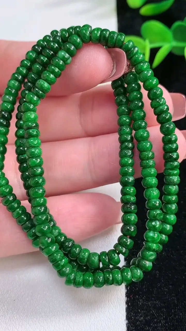天然A货翡翠算盘珠项链，尺寸4.2，重:19.50g12月17日
工厂直销收藏佳品,种好水足，色泽均