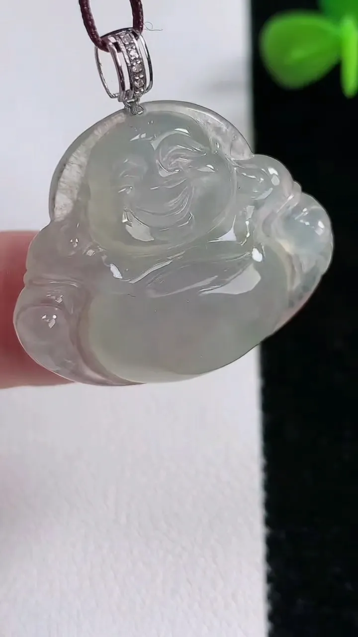 天然A货翡翠佛公吊坠，尺寸26-30.4-6，重:6.87g
12月17日