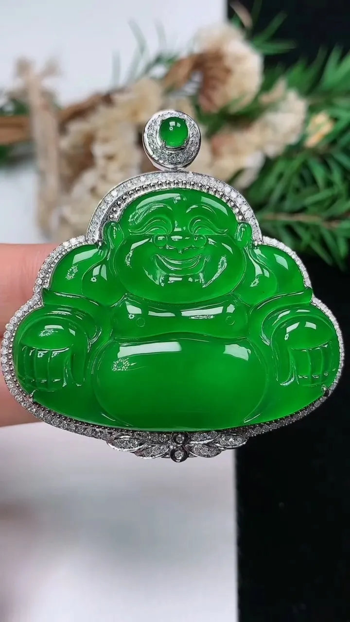 天然A货翡翠佛公吊坠，尺寸47.8-46.2-11.5裸石31.7-42.7，重量:17.54g
1