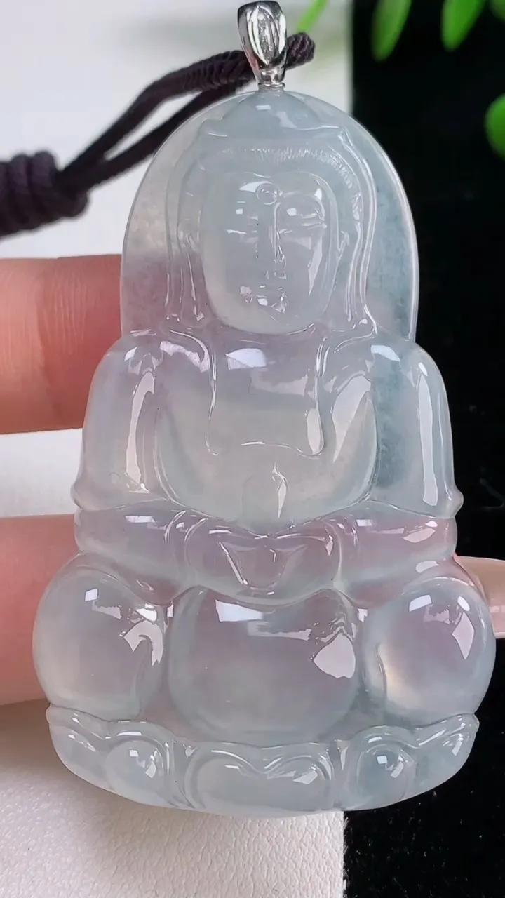 天然A货翡翠种白冰观音菩萨吊坠，尺寸59.5-37.4-5.5，重量:24.09g
12月18日