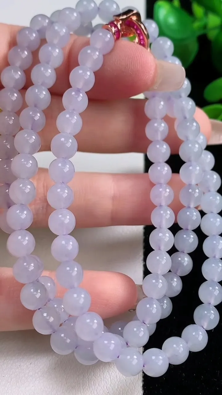 天然A货翡翠紫罗兰圆珠项链，尺寸5.8-100颗，重量:32.02g12月18日
工厂直销收藏佳品,种好水足，色泽均匀，有种有色，上手高大气！