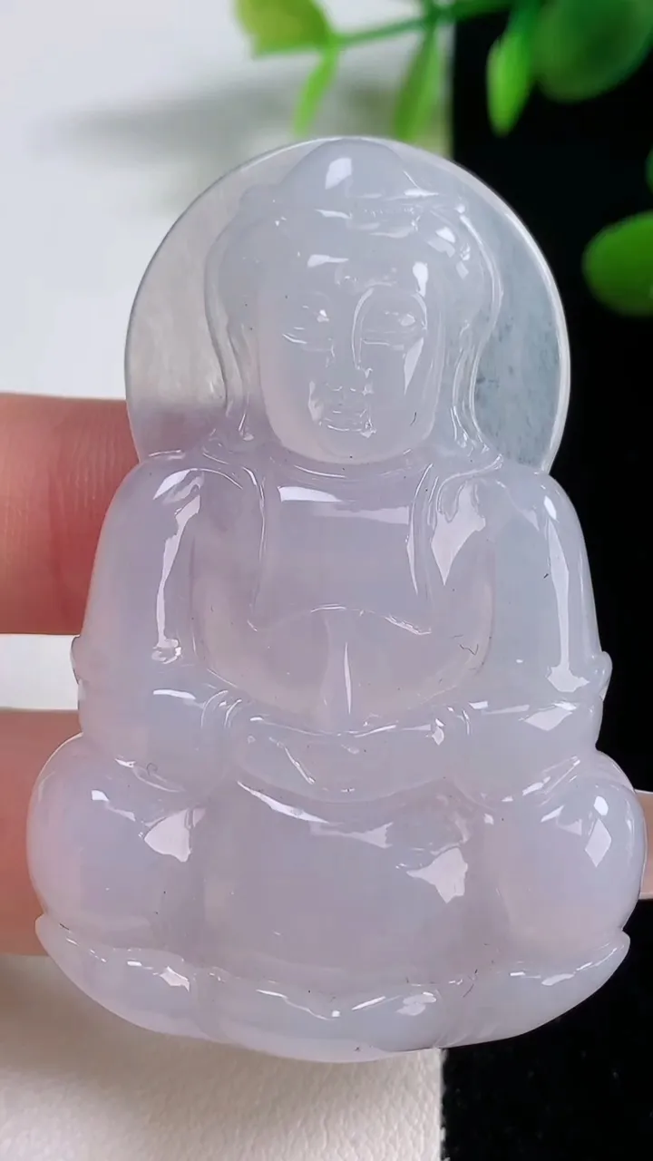 天然A货翡翠紫罗兰观音菩萨吊坠，尺寸55.7-37.2-5.8，重量:21.36g
12月18日