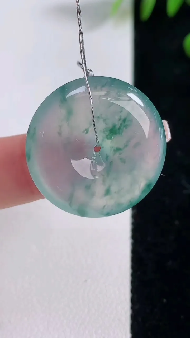 天然A货翡翠种飘花平安扣吊坠，尺寸25.2-6，重量:7.79g
12月18日