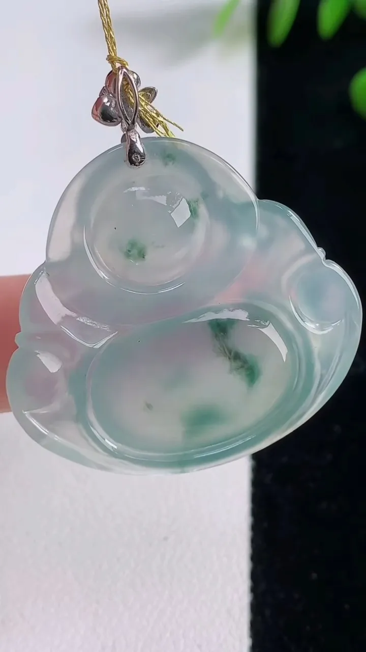 天然A货翡翠种飘花佛公吊坠，尺寸30.5-33.2-5.3，重量:9.02g
12月18日