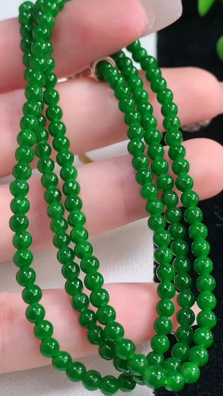 天然A货翡翠小米珠项链，尺寸4-164颗，重量:14.26g12月18日
工厂直销收藏佳品,种好水足