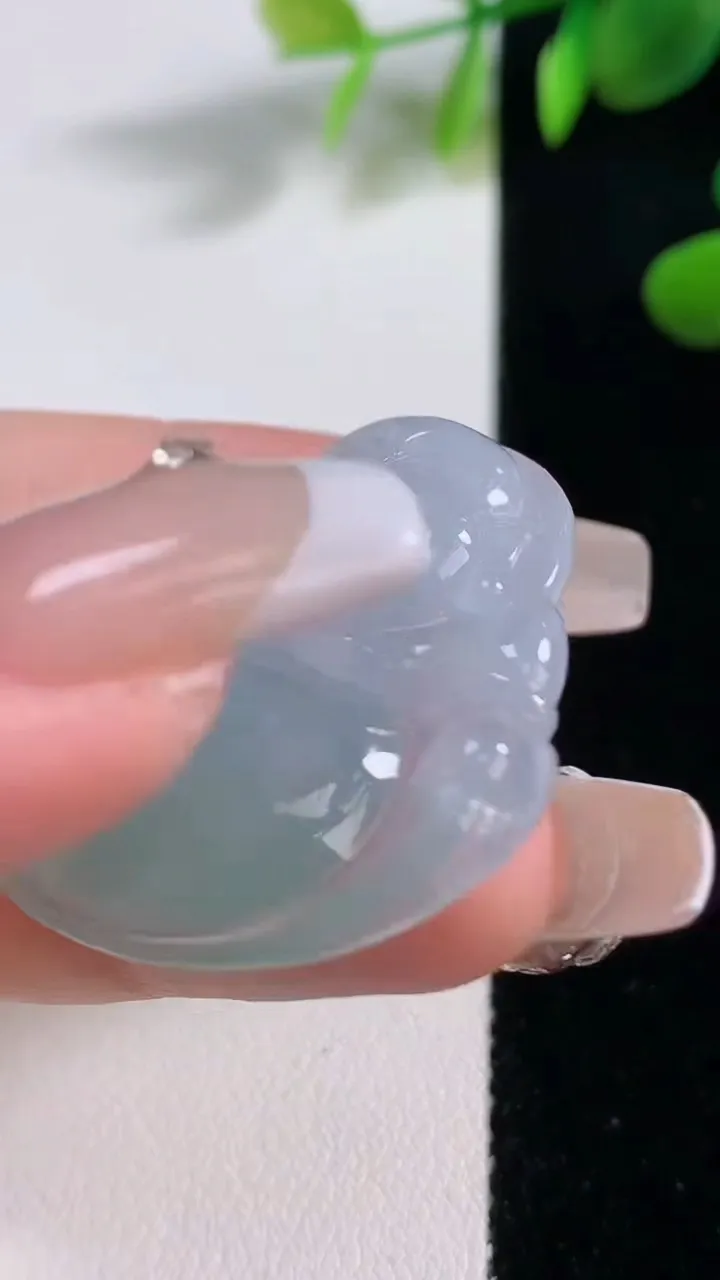 天然A货翡翠冰种春带彩紫罗兰佛公吊坠，尺寸34.3-36.3-5.7，重量:11.19g
12月18