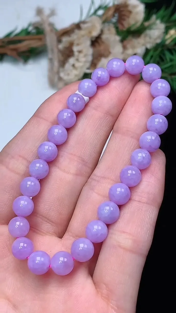 天然A货翡翠货紫罗兰圆珠手串，尺寸7.1-26颗，重量:14.47g12月18日
工厂直销收藏佳品,种好水足，色泽均匀，有种有色，上手高大气！
