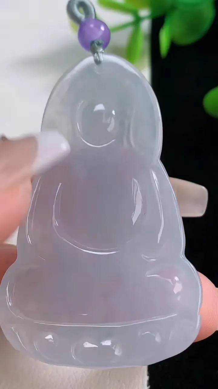 天然A货翡翠飘花观音菩萨吊坠，尺寸53.7-34.5-5.5，重量:20.15g
12月18日