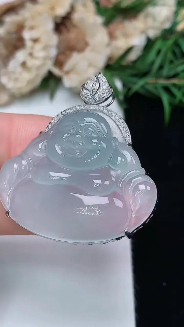 天然A货翡翠白冰佛公吊坠，尺寸27.5-33.4-7.3，重量:8.68g
12月18日