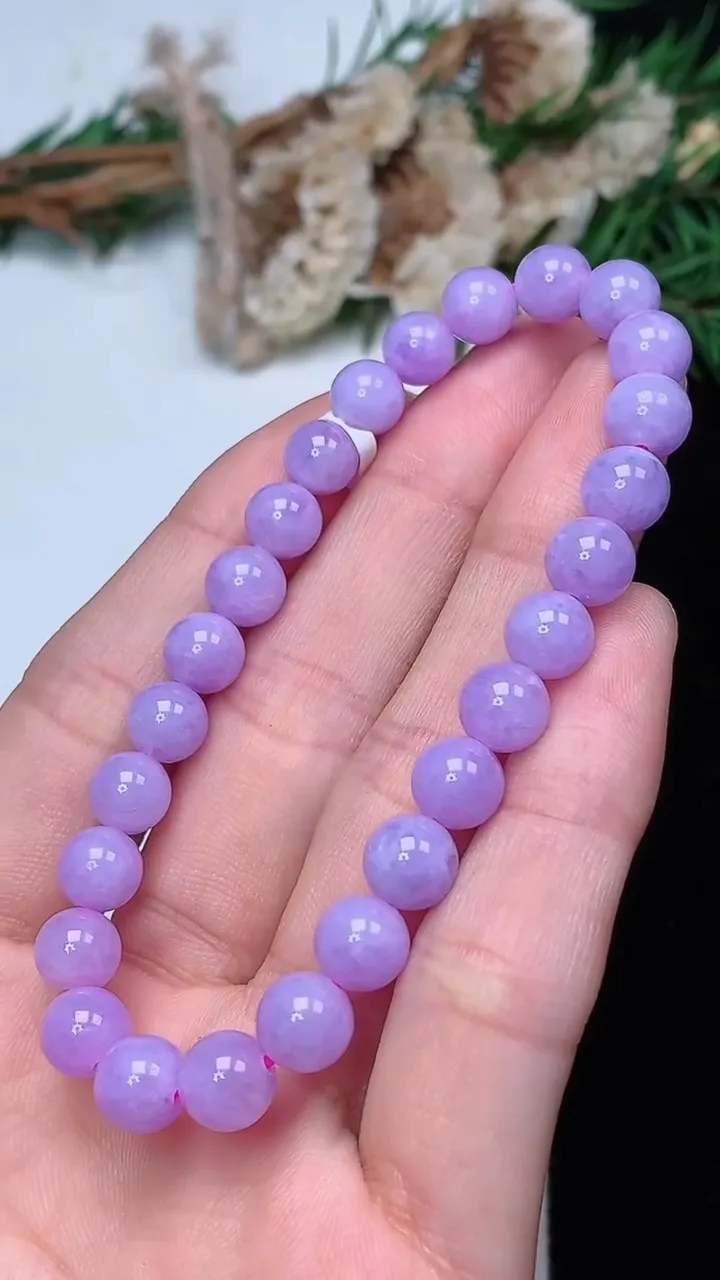 天然A货翡翠货紫罗兰圆珠手串，尺寸7.1-26颗，重量:14.47g12月18日
工厂直销收藏佳品,种好水足，色泽均匀，有种有色，上手高大气！