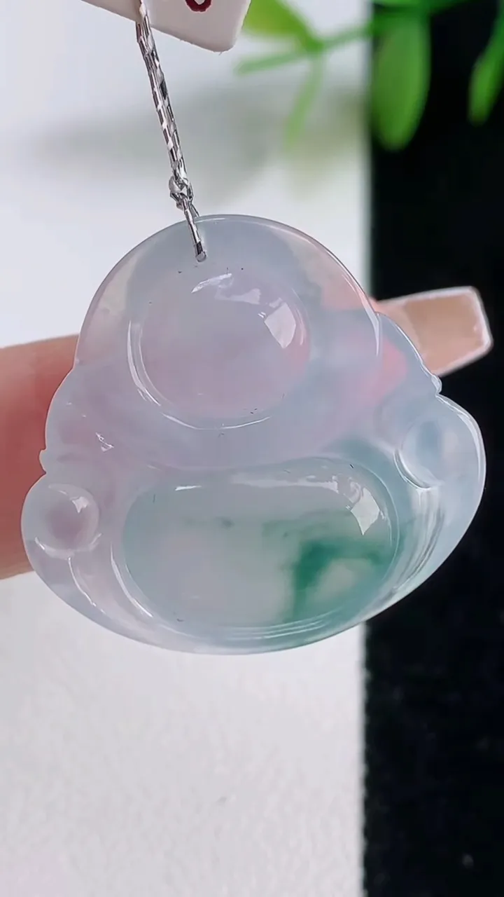 天然A货翡翠冰种飘花佛公吊坠，尺寸23.8-25.2-5.8，重量:5.37g
12月18日