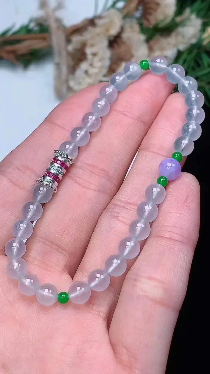 天然A货翡翠白冰圆珠手串，尺寸5.3-33颗，重量:9.16g12月18日
工厂直销收藏佳品,种好水