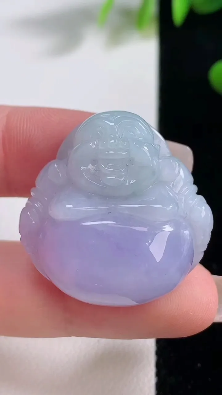 天然A货翡翠紫罗兰佛公吊坠，尺寸29.6-29.7-12.2，重量:18.98g
12月18日