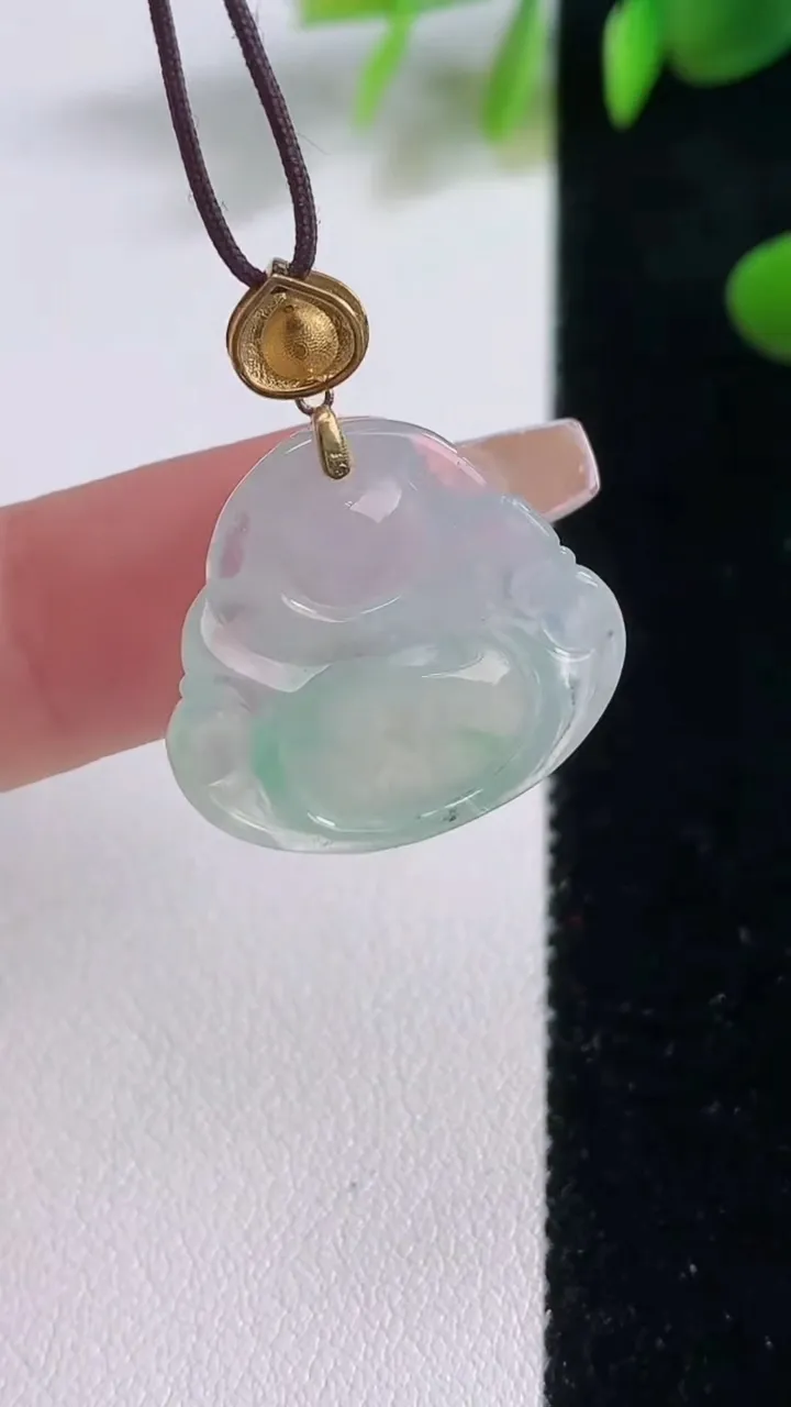 天然A货翡翠佛公吊坠，尺寸20-22-6，重量:4.15g
12月18日