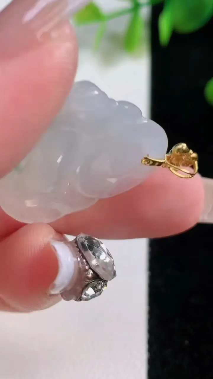 天然A货翡翠种飘花佛公吊坠，尺寸25-29-5.7，重量:6.42g
12月18日