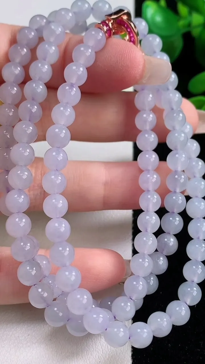天然A货翡翠紫罗兰圆珠项链，尺寸5.8-100颗，重量:32.02g12月18日
工厂直销收藏佳品,种好水足，色泽均匀，有种有色，上手高大气！